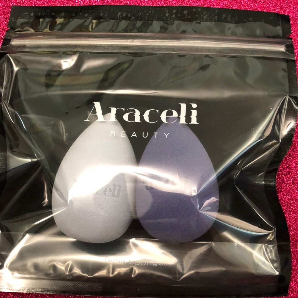 Araceli Bella sponge duo